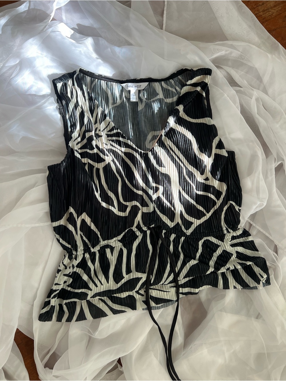 Nine West Black & White Printed V-Neck Drawstring Camisole